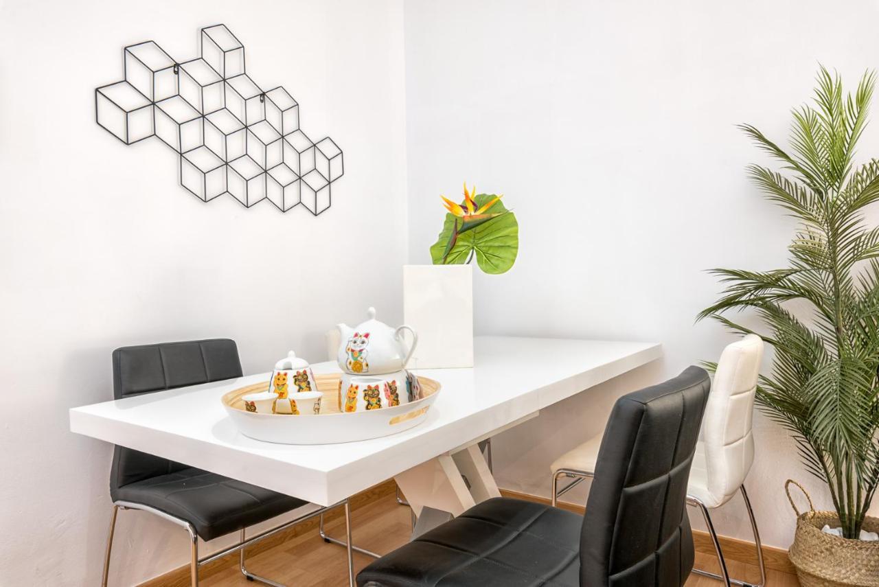 Apartamento Atico terraza privada piscina centro ac nuevo 1hab Málaga Exterior foto